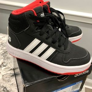 Adidas little kids sneakers